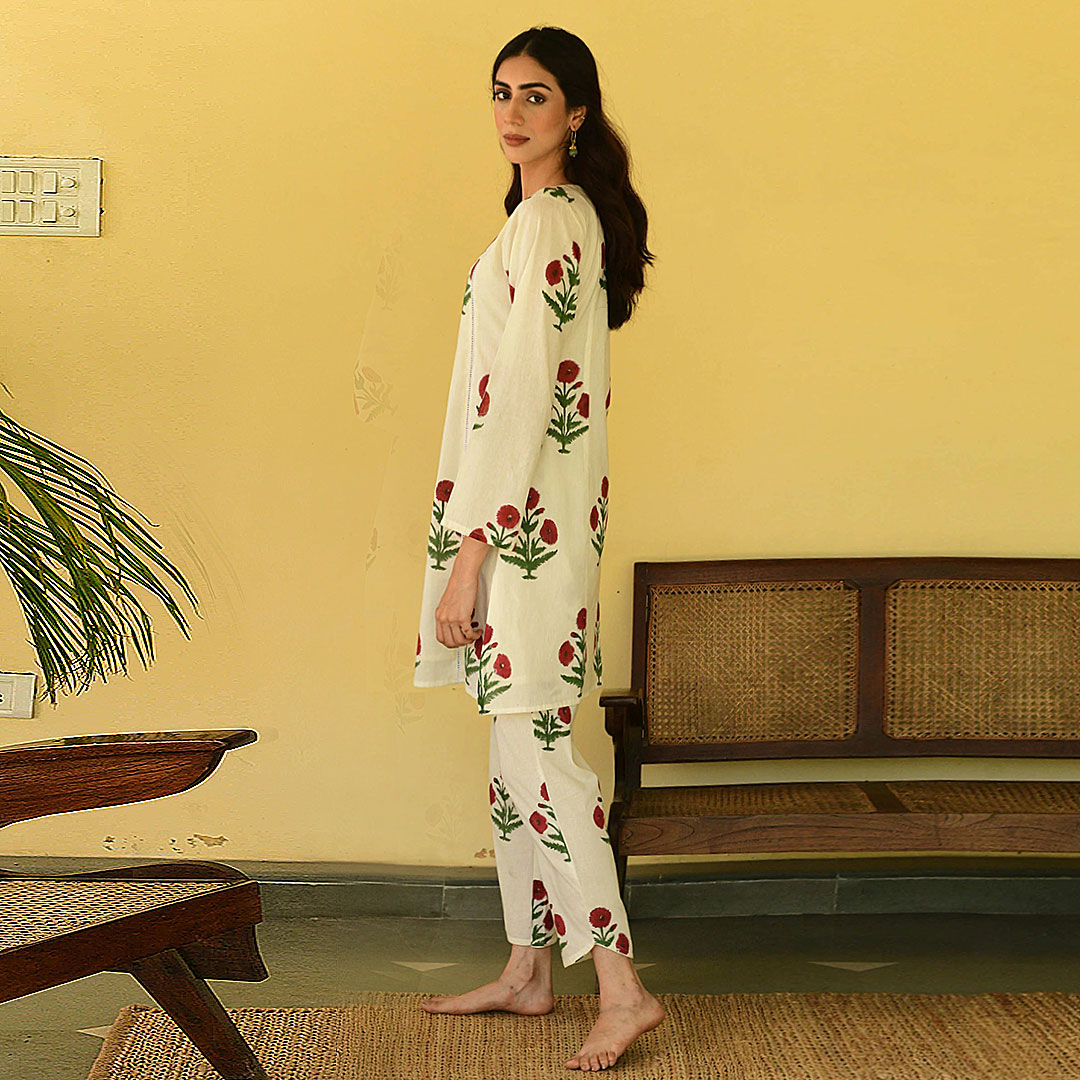 Floral Printed Round Neck Three-Quarter Sleeves Regular Silk Blend Kurti &Trousers