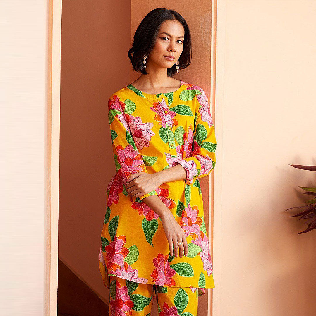 Floral Printed Round Neck Three-Quarter Sleeves Regular Silk Blend Kurti &Trousers